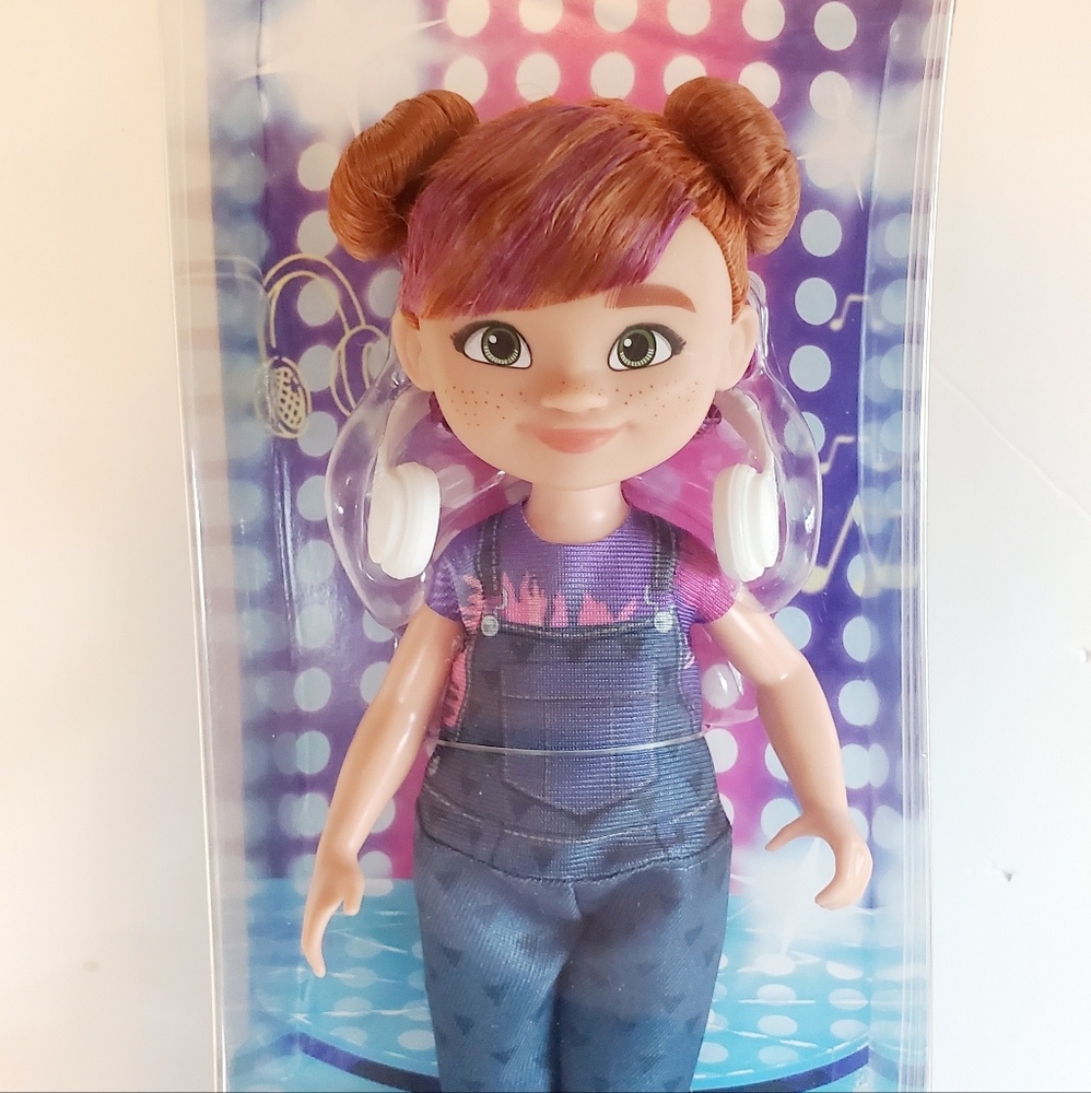 Karma’s World Switch Stein Doll with Headphones Accessory